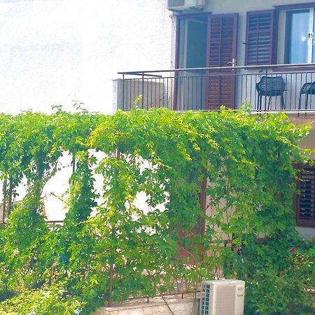 Apartment Fila - Large & Close To The Beach Makarska Exterior foto